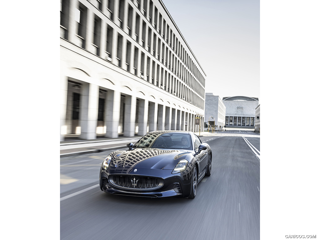 2023 Maserati GranTurismo Folgore (Color: Blu Nobile) - Front