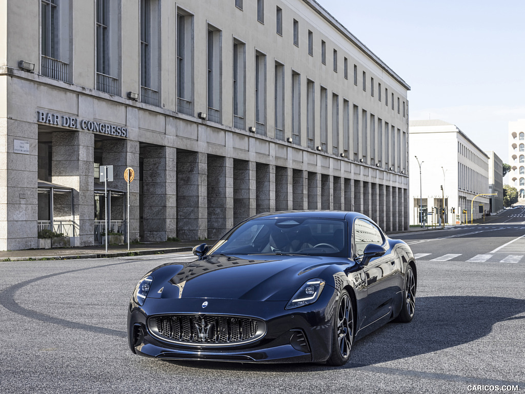 2023 Maserati GranTurismo Folgore (Color: Blu Nobile) - Front