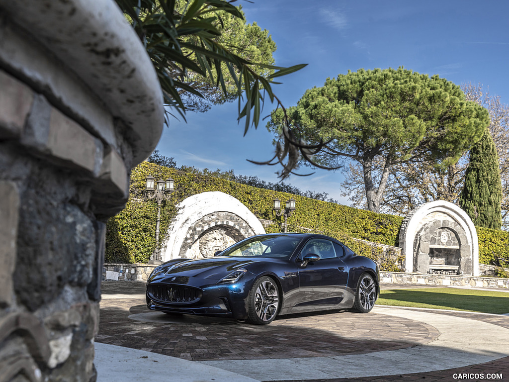 2023 Maserati GranTurismo Folgore (Color: Blu Nobile) - Front Three-Quarter