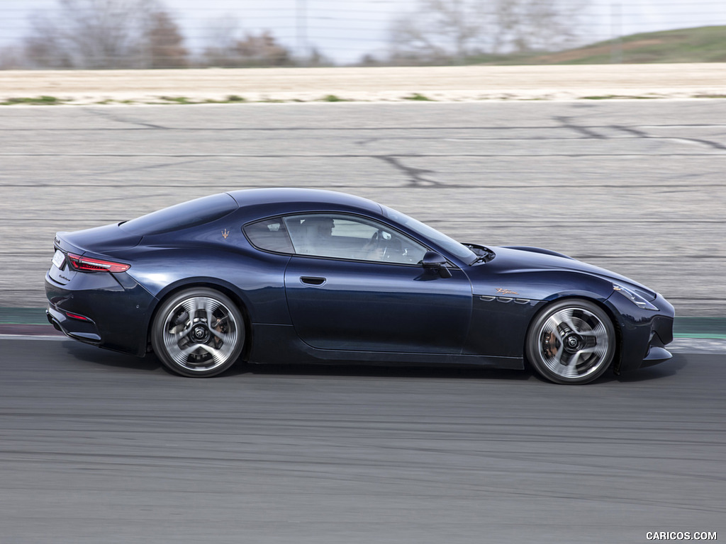 2023 Maserati GranTurismo Folgore (Color: Blu Nobile) - Side