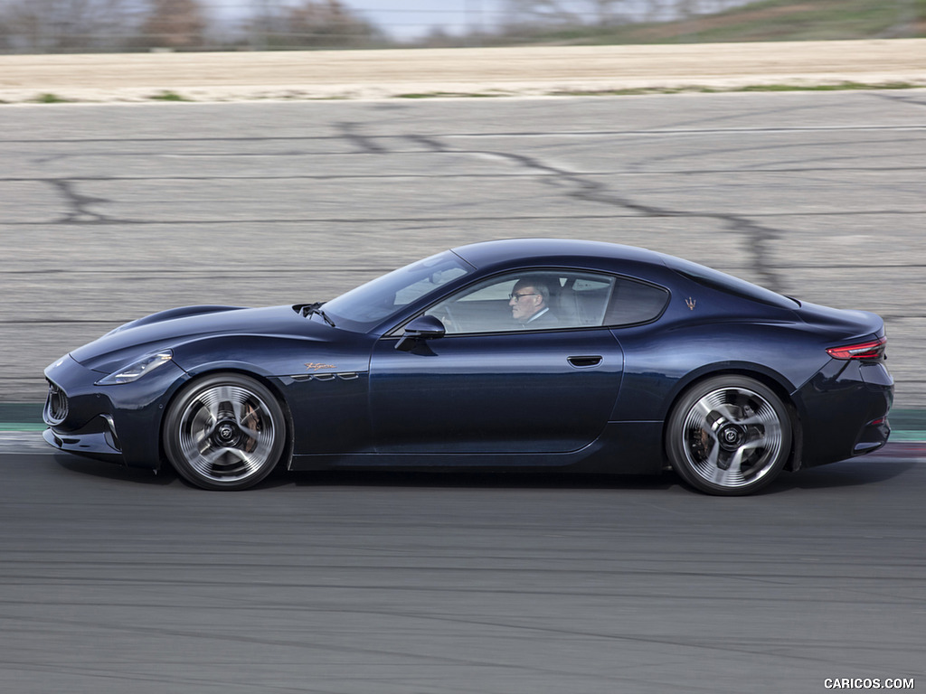 2023 Maserati GranTurismo Folgore (Color: Blu Nobile) - Side