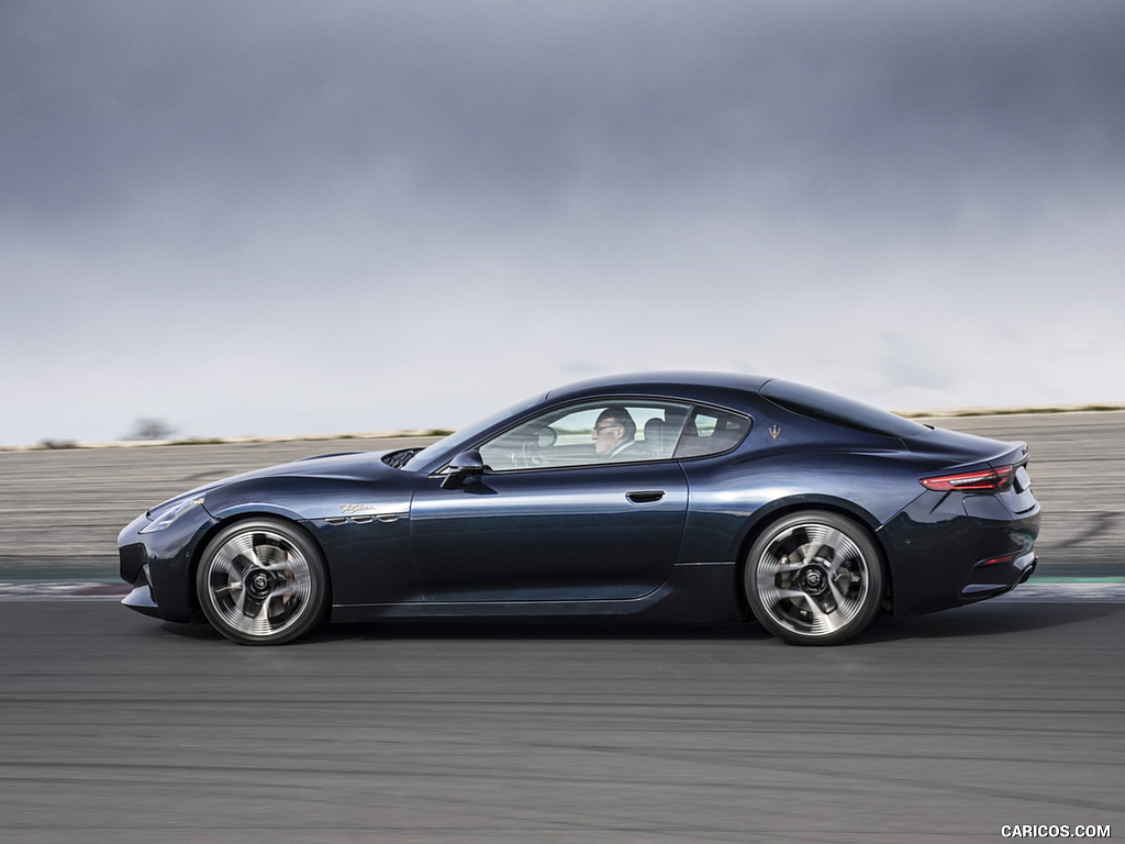 2023 Maserati GranTurismo Folgore (Color: Blu Nobile) - Side