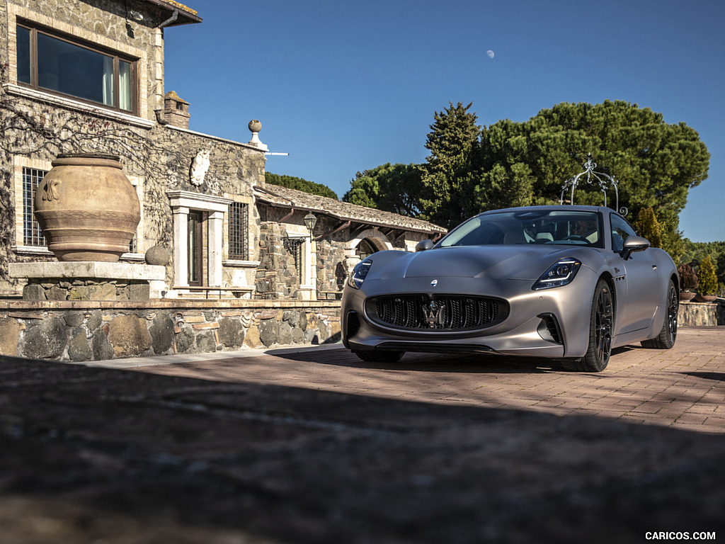 2023 Maserati GranTurismo Folgore (Color: Copper Glance) - Front