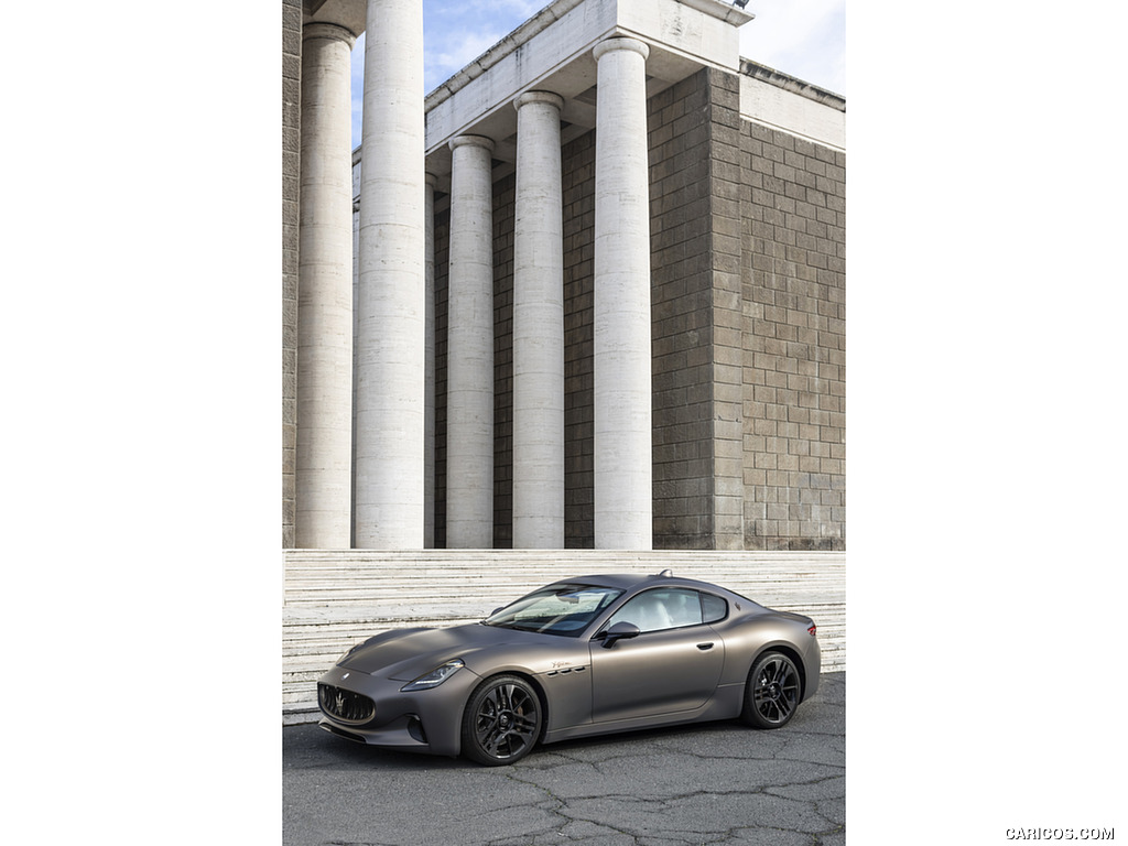 2023 Maserati GranTurismo Folgore (Color: Copper Glance) - Front Three-Quarter