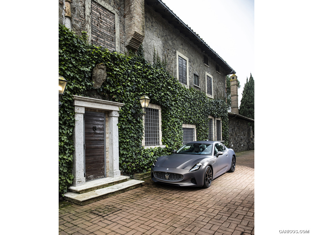 2023 Maserati GranTurismo Folgore (Color: Copper Glance) - Front Three-Quarter