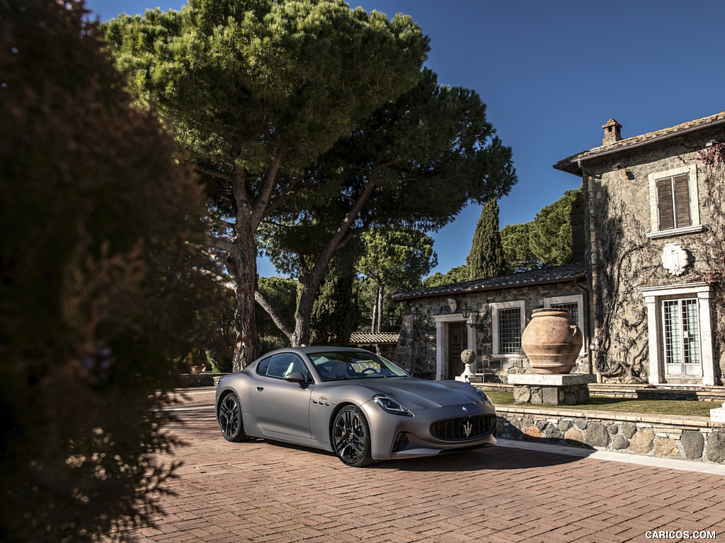 2023 Maserati GranTurismo Folgore (Color: Copper Glance) - Front Three-Quarter