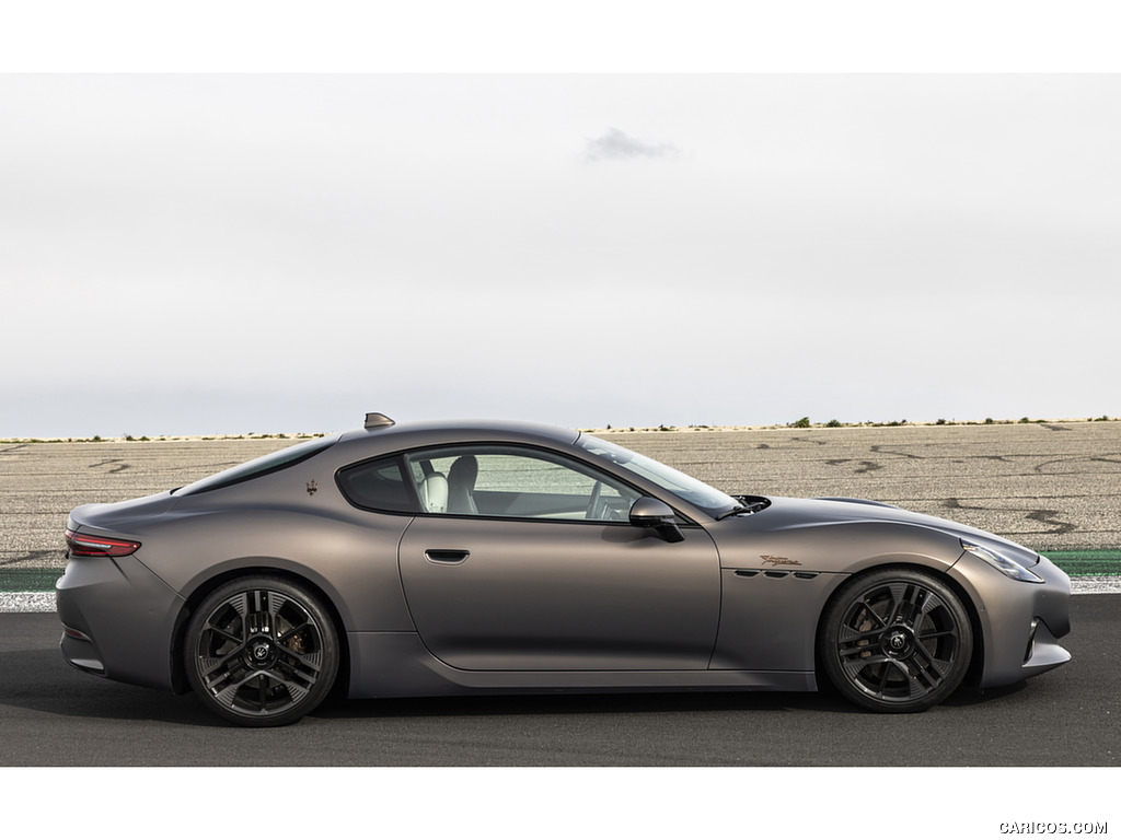 2023 Maserati GranTurismo Folgore (Color: Copper Glance) - Side