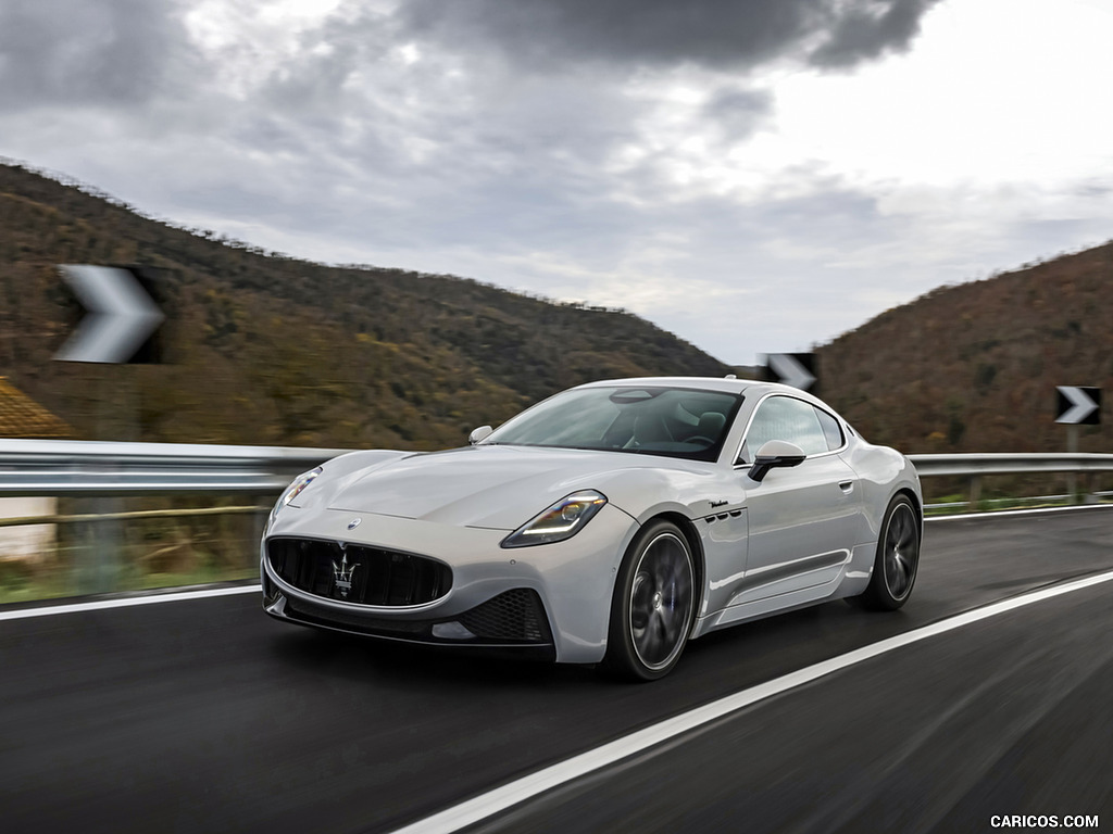 2023 Maserati GranTurismo Modena - Front Three-Quarter