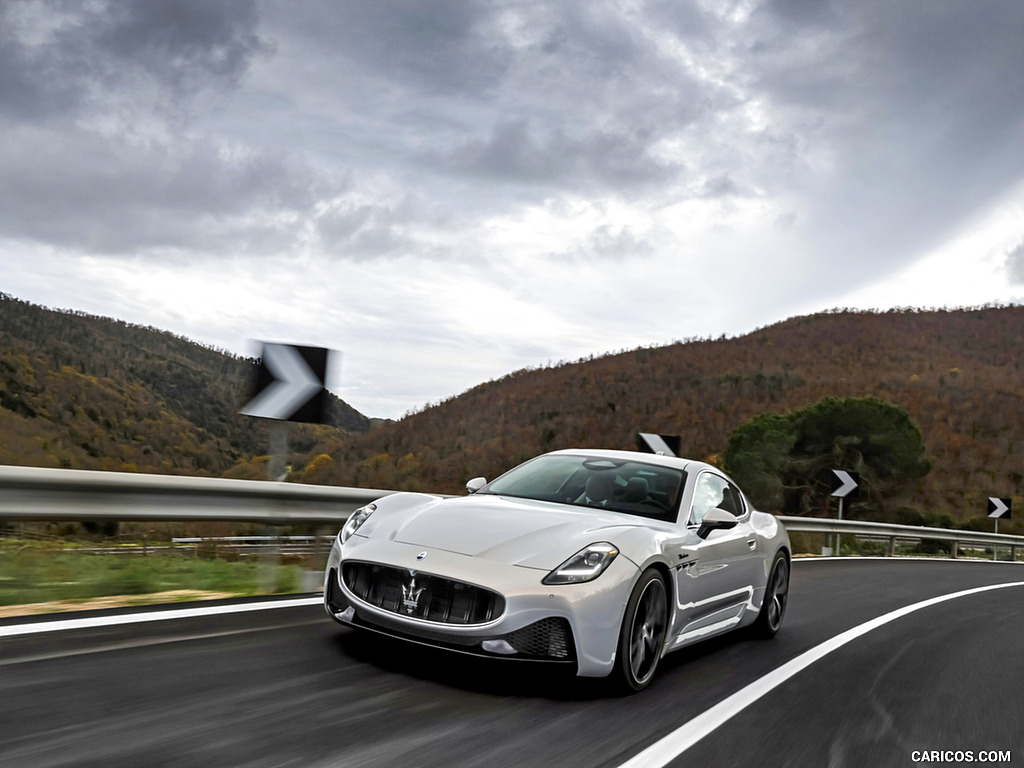 2023 Maserati GranTurismo Modena - Front Three-Quarter