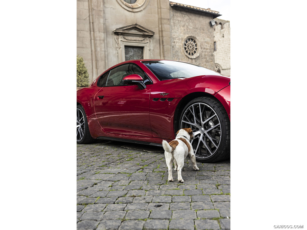 2023 Maserati GranTurismo Trofeo (Color: Rosso Gran Turismo) - Detail