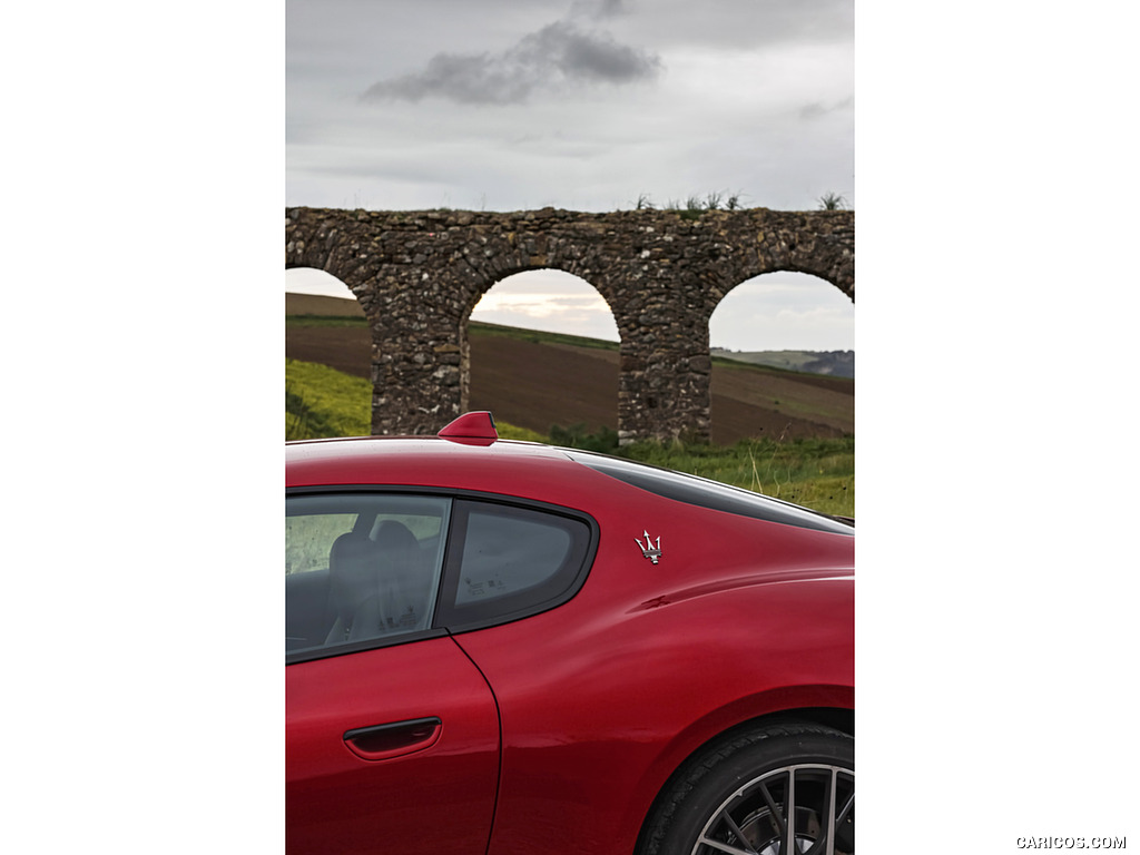 2023 Maserati GranTurismo Trofeo (Color: Rosso Gran Turismo) - Detail