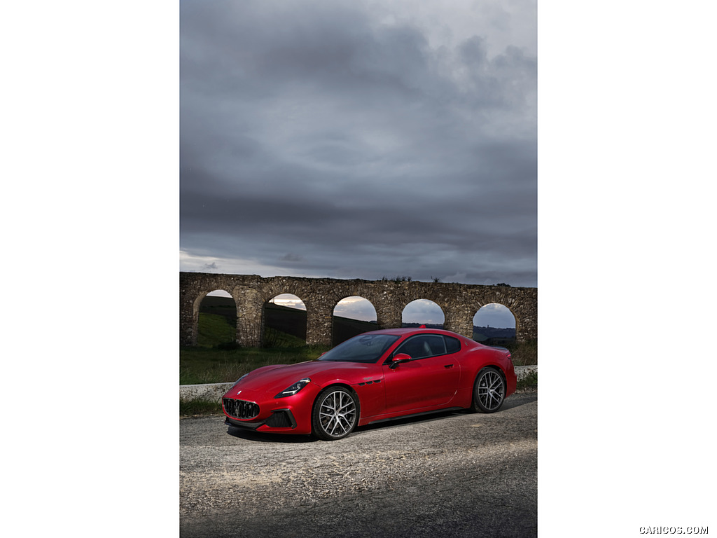 2023 Maserati GranTurismo Trofeo (Color: Rosso Gran Turismo) - Front Three-Quarter