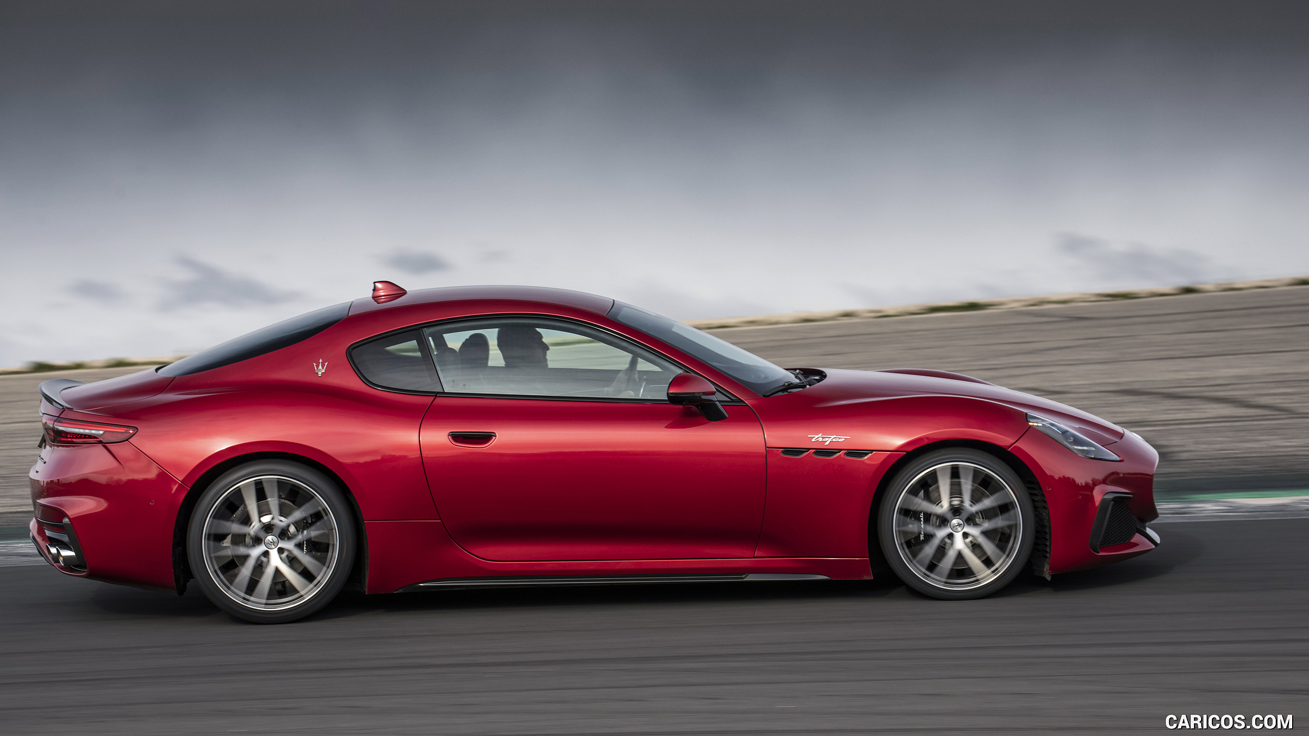 Maserati Granturismo Trofeo Color Rosso Gran Turismo Side