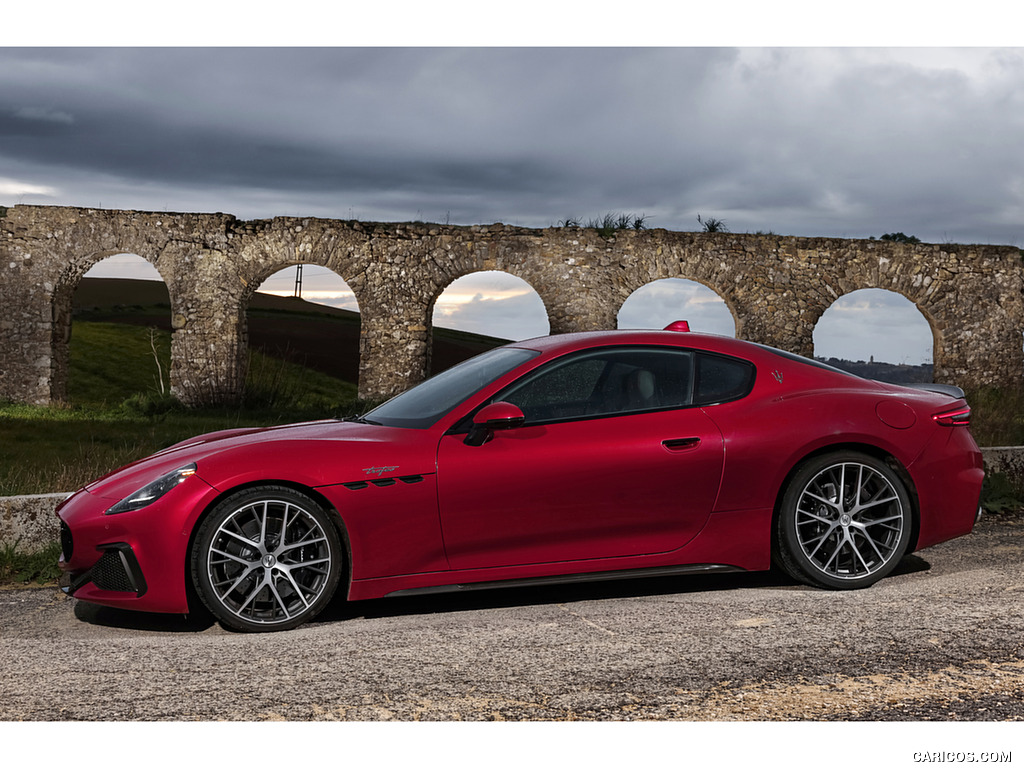 2023 Maserati GranTurismo Trofeo (Color: Rosso Gran Turismo) - Side