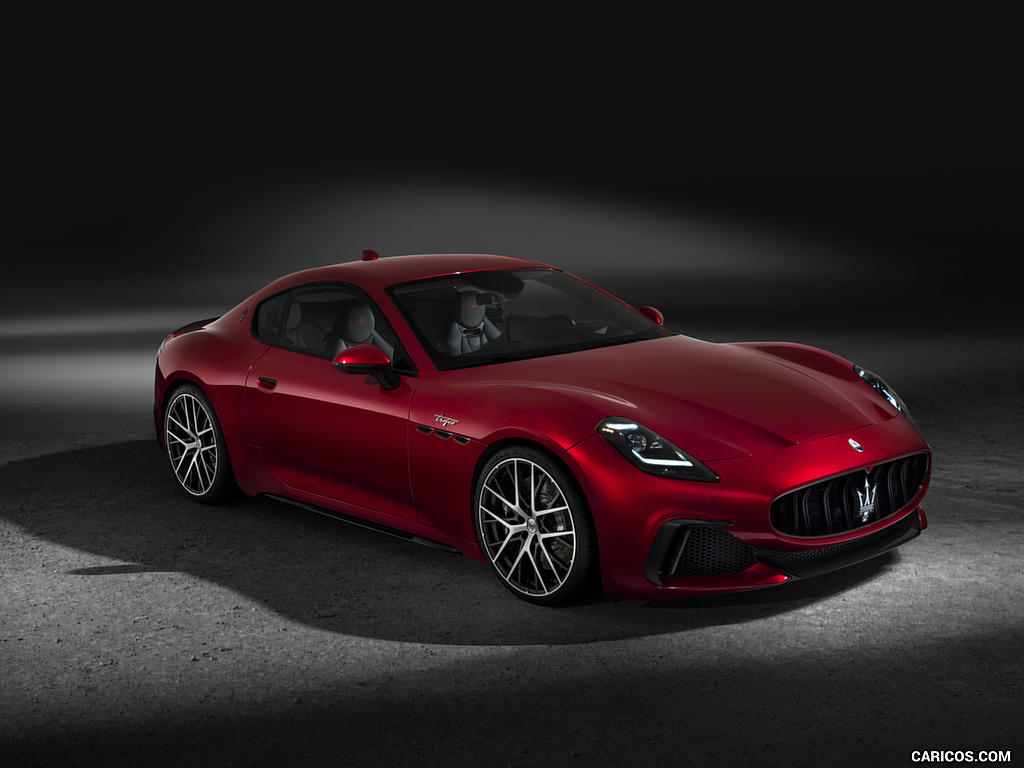 2023 Maserati GranTurismo Trofeo - Front Three-Quarter