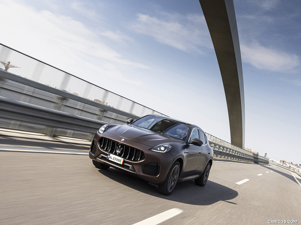 2023 Maserati Grecale GT (Color: Bronzo Opaco) - Front