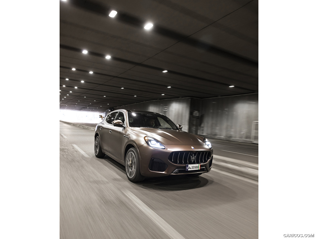 2023 Maserati Grecale GT (Color: Bronzo Opaco) - Front Three-Quarter