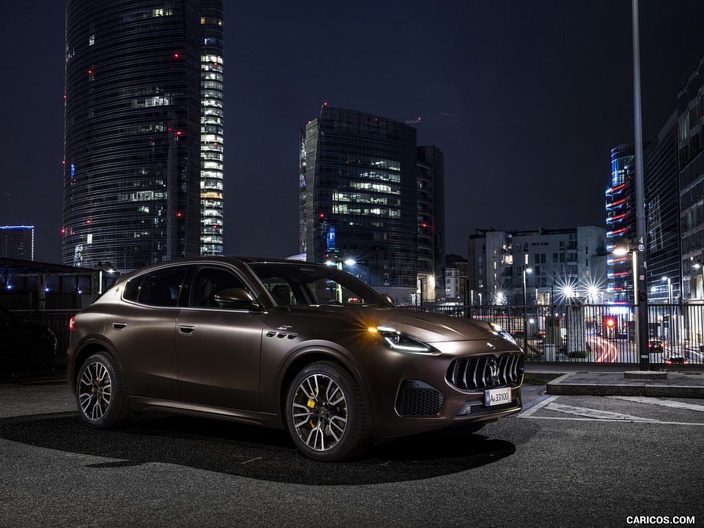 2023 Maserati Grecale GT (Color: Bronzo Opaco) - Front Three-Quarter