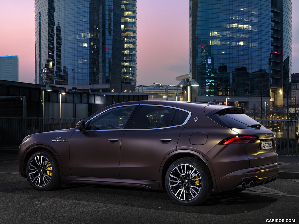 2023 Maserati Grecale GT (Color: Bronzo Opaco) - Rear Three-Quarter