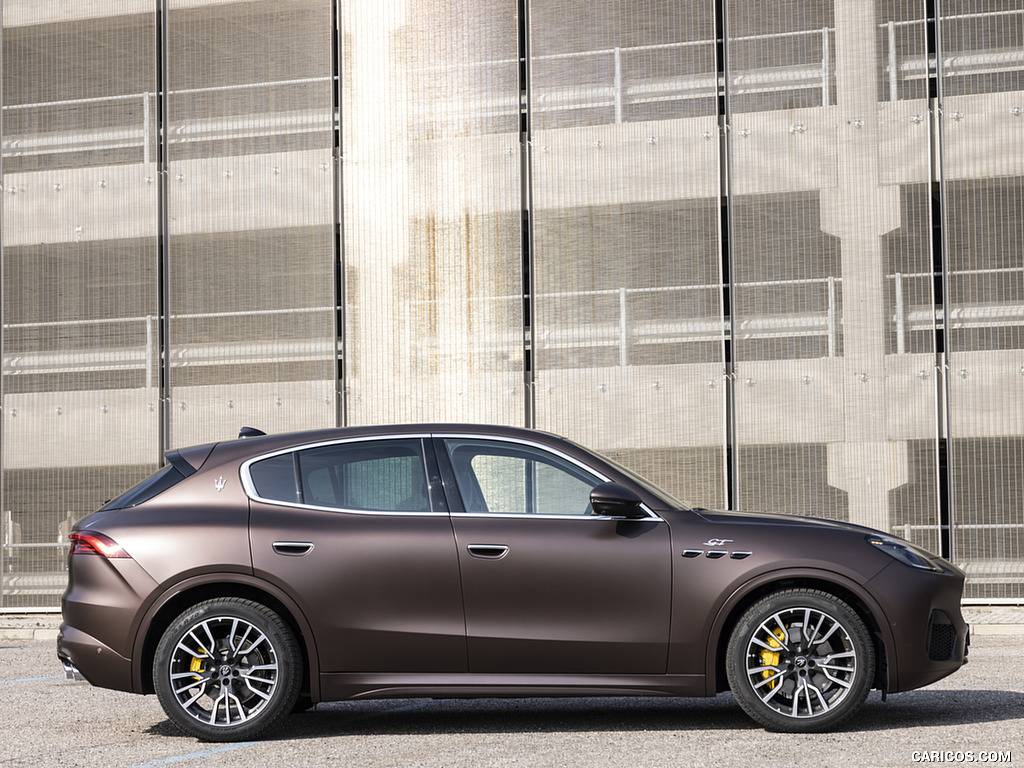 2023 Maserati Grecale GT (Color: Bronzo Opaco) - Side