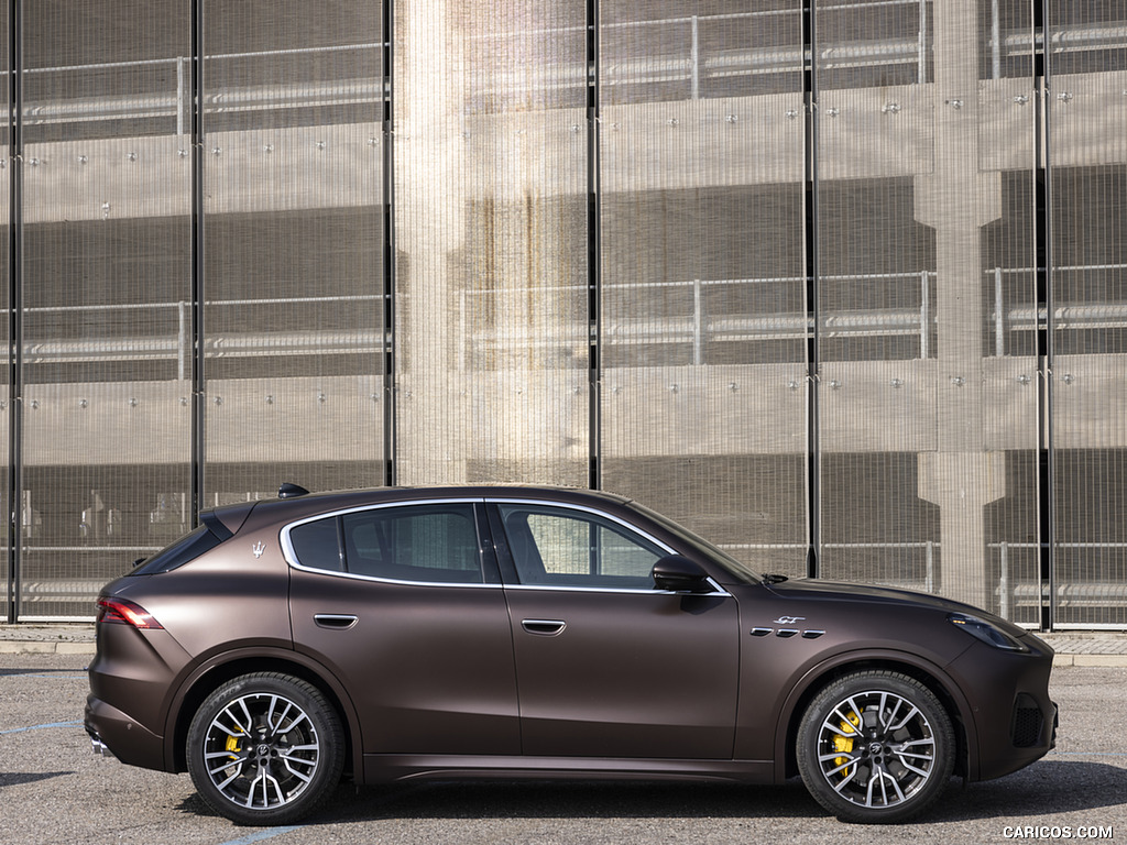 2023 Maserati Grecale GT (Color: Bronzo Opaco) - Side