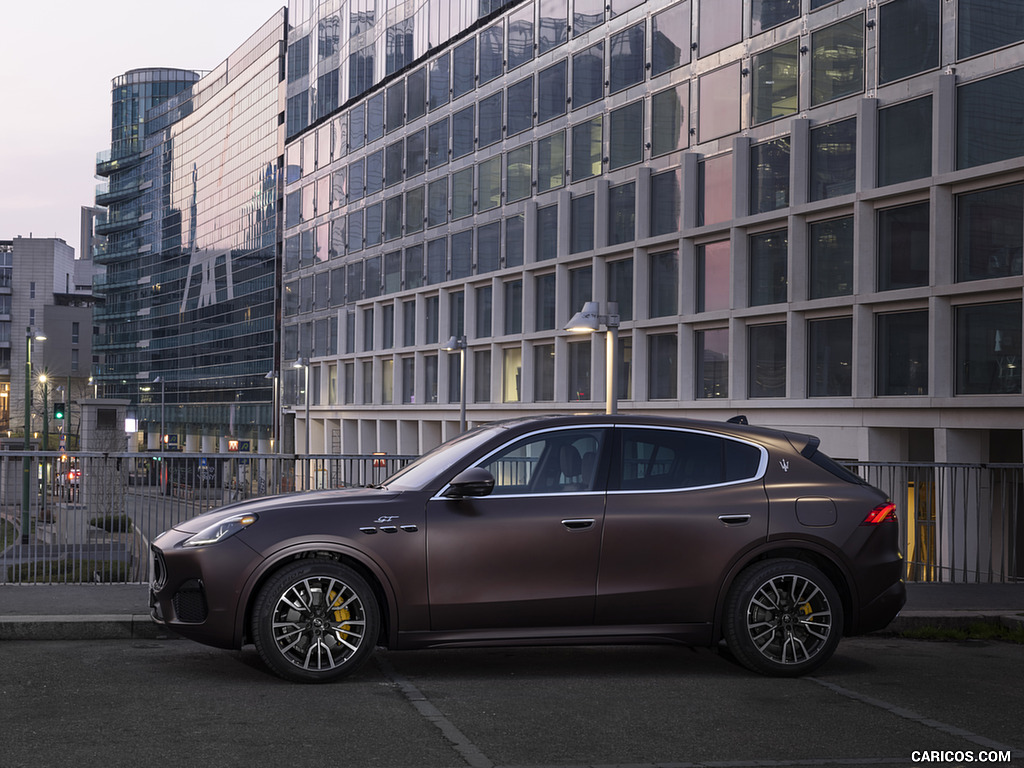 2023 Maserati Grecale GT (Color: Bronzo Opaco) - Side