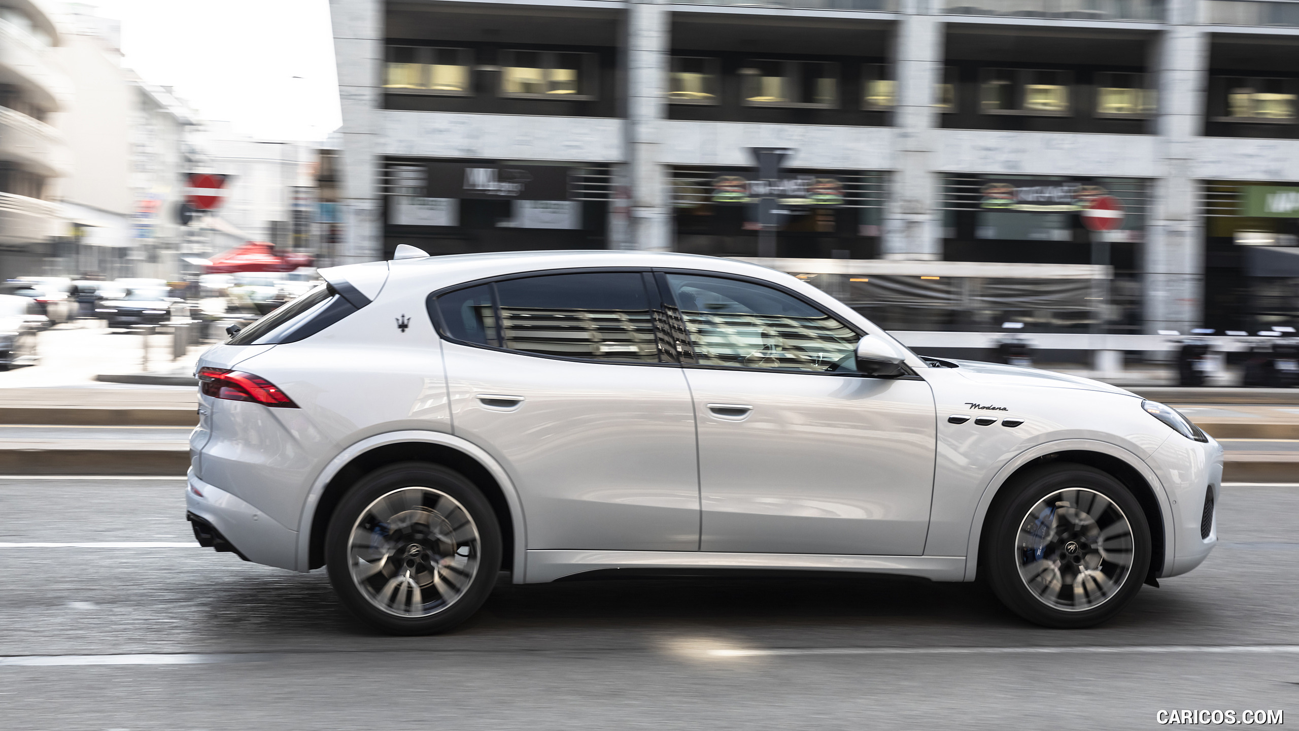 2023 Maserati Grecale Modena (Color: Grigio Cangiante) - Side, #206 of 245