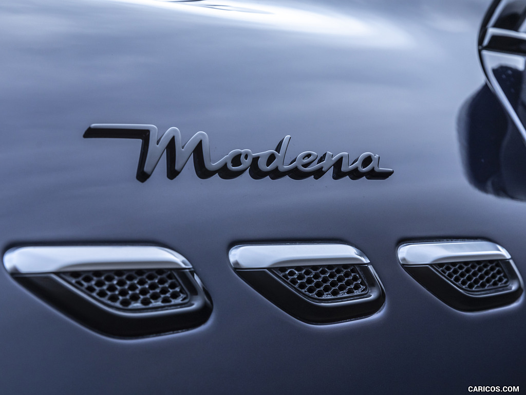 2023 Maserati Grecale Modena (Color: Blu Nobile) - Detail