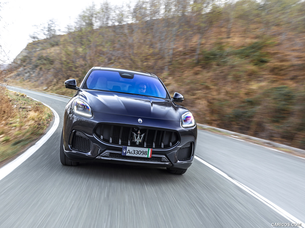 2023 Maserati Grecale Modena (Color: Blu Nobile) - Front