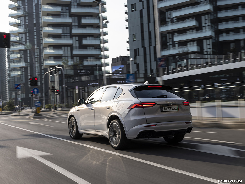 2023 Maserati Grecale Modena (Color: Grigio Cangiante) - Rear Three-Quarter