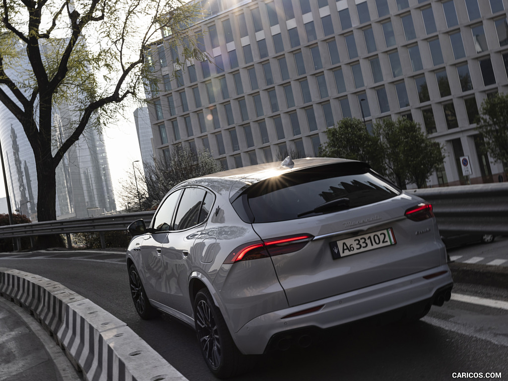 2023 Maserati Grecale Modena (Color: Grigio Cangiante) - Rear Three-Quarter