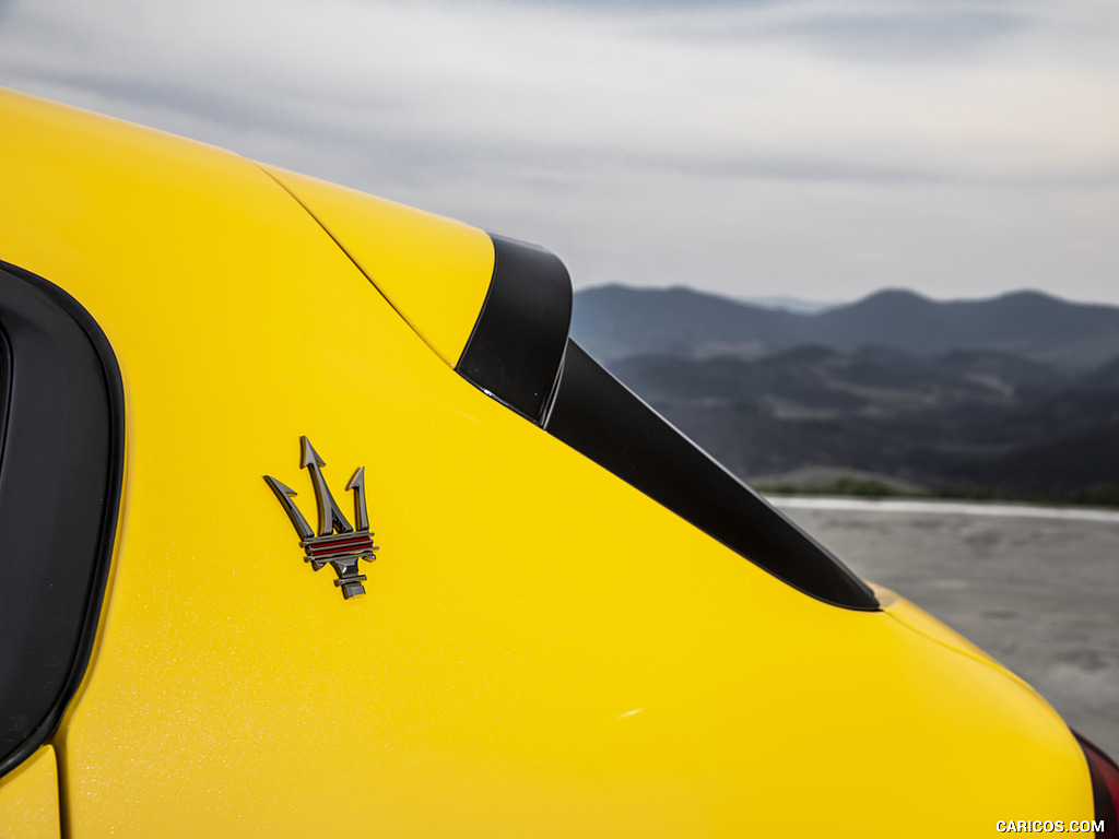 2023 Maserati Grecale Trofeo (Color: Giallo Corse) - Badge