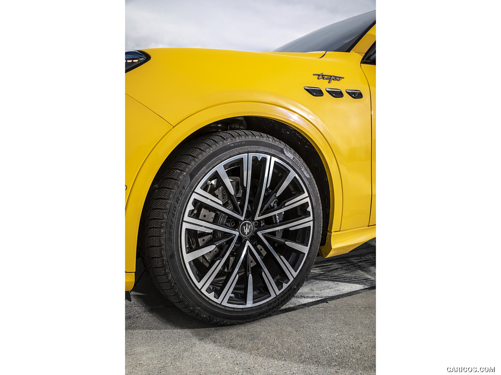 2023 Maserati Grecale Trofeo (Color: Giallo Corse) - Wheel