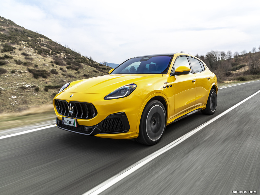 2023 Maserati Grecale Trofeo (Color: Giallo Corse)