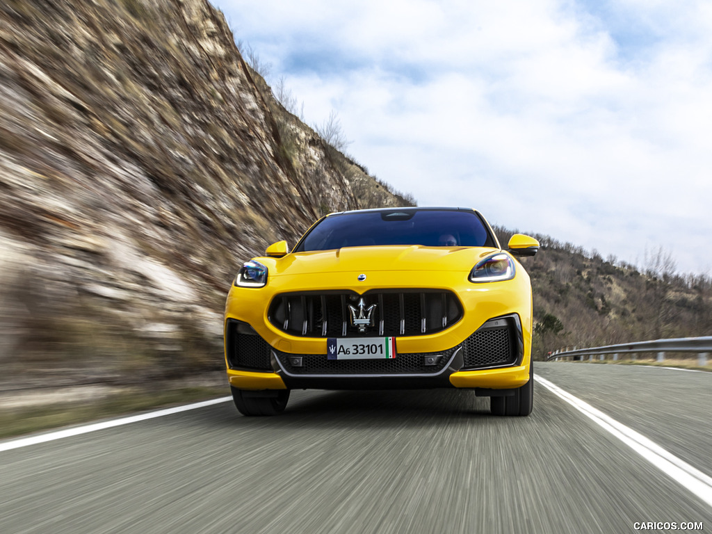 2023 Maserati Grecale Trofeo (Color: Giallo Corse)