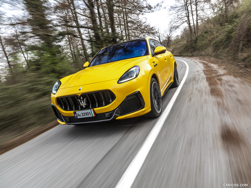 2023 Maserati Grecale Trofeo (Color: Giallo Corse)