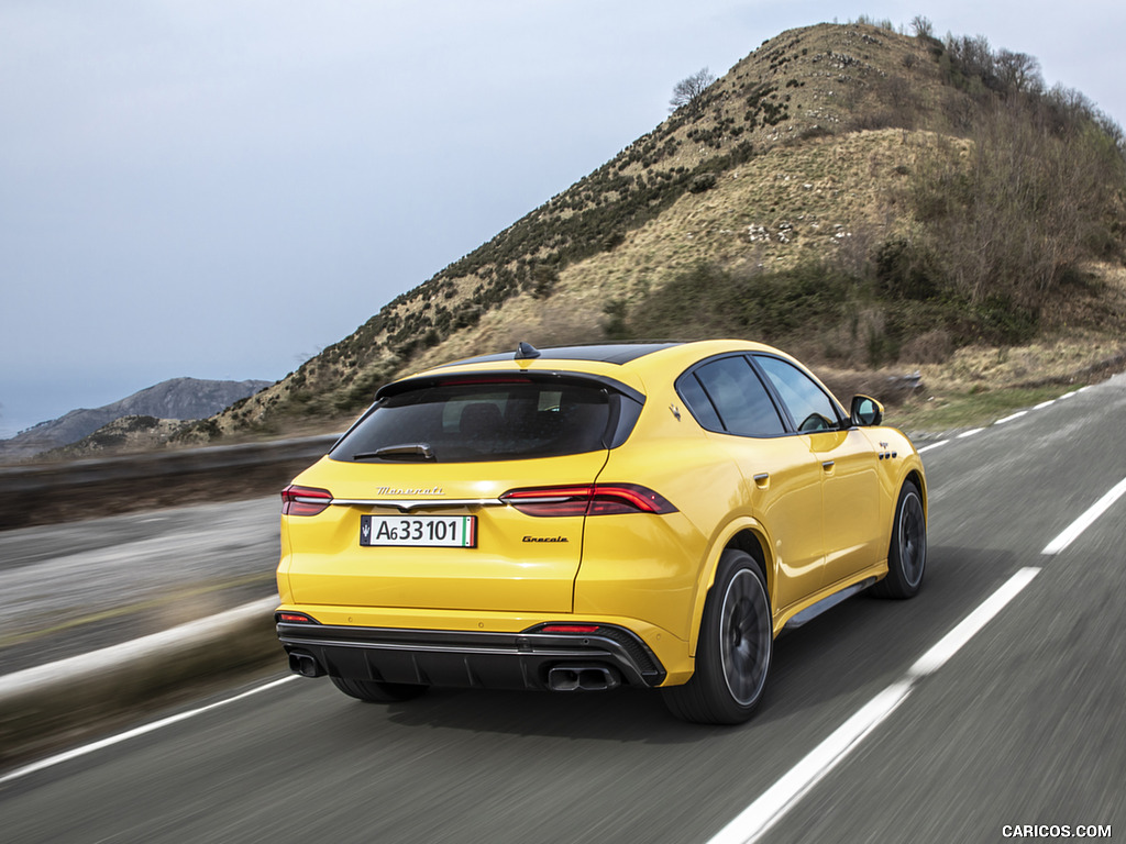 2023 Maserati Grecale Trofeo (Color: Giallo Corse)