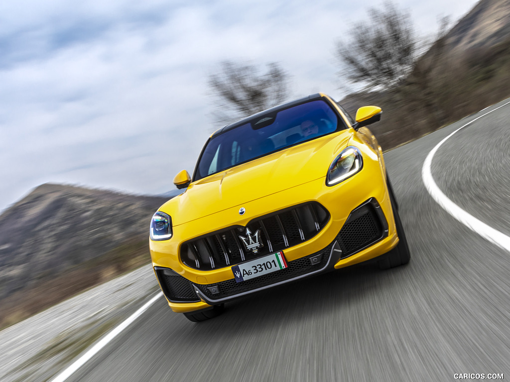 2023 Maserati Grecale Trofeo (Color: Giallo Corse)