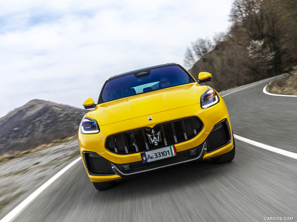 2023 Maserati Grecale Trofeo (Color: Giallo Corse)