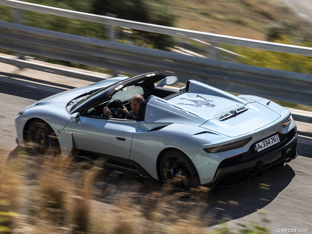 2023 Maserati MC20 Cielo (Color: Acquamarina) - Rear Three-Quarter