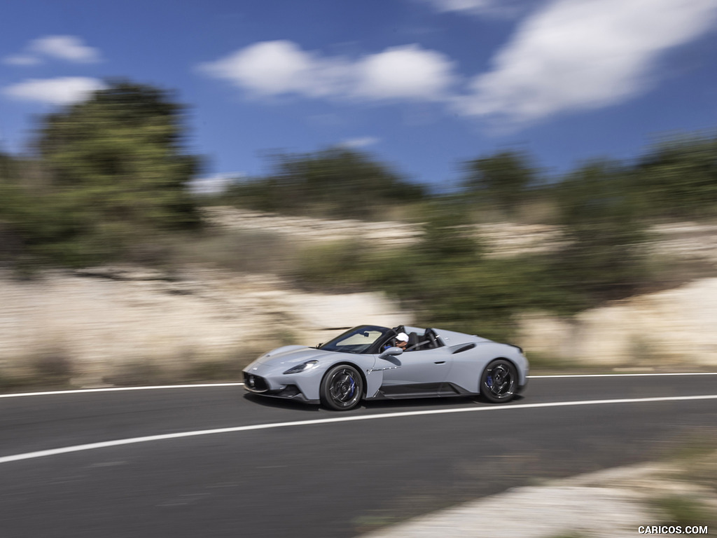 2023 Maserati MC20 Cielo (Color: Grigio Incognito) - Front Three-Quarter