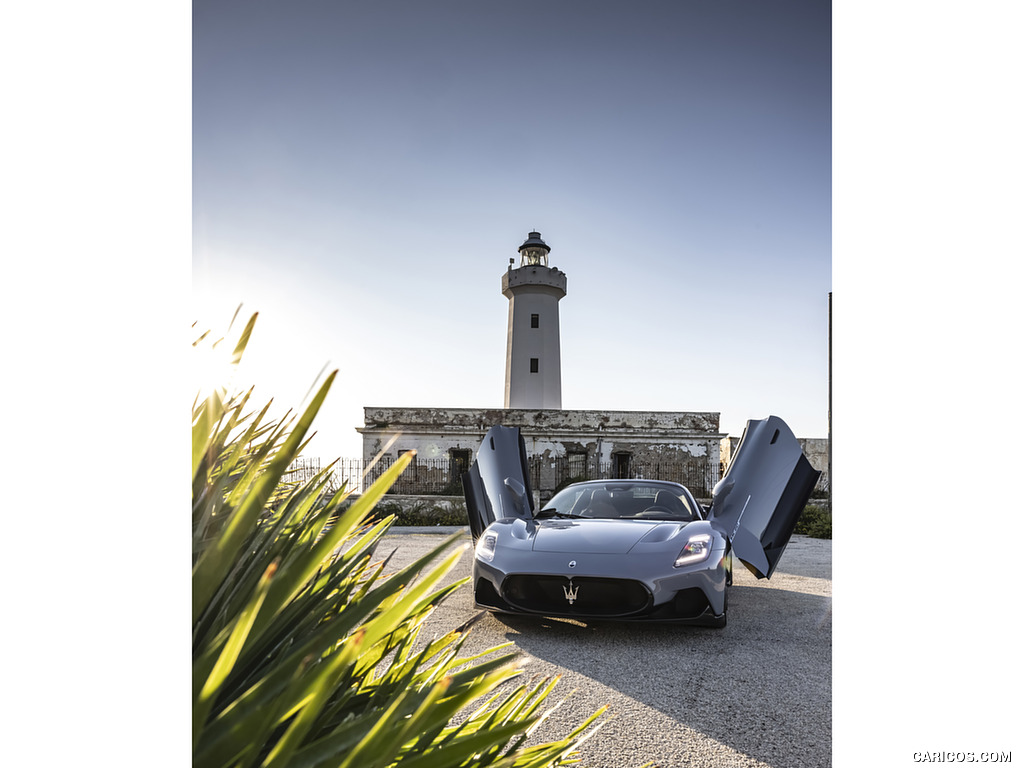 2023 Maserati MC20 Cielo (Color: Grigio Incognito) - Front Three-Quarter