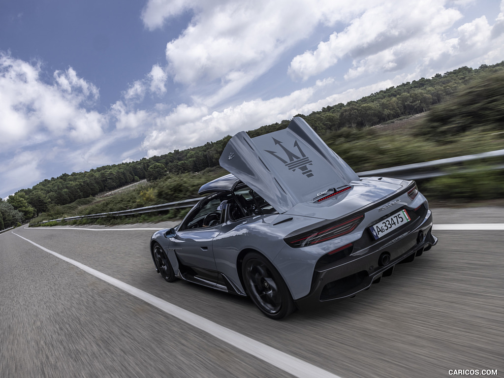 2023 Maserati MC20 Cielo (Color: Grigio Incognito) - Rear Three-Quarter