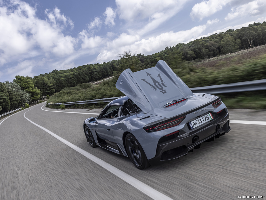 2023 Maserati MC20 Cielo (Color: Grigio Incognito) - Rear Three-Quarter