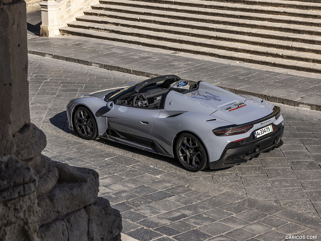 2023 Maserati MC20 Cielo (Color: Grigio Incognito) - Rear Three-Quarter