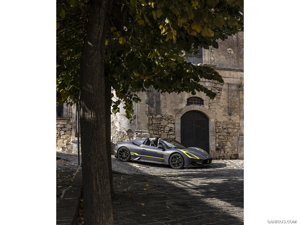 2023 Maserati MC20 Cielo (Color: Night Matte Interaction) - Front Three-Quarter