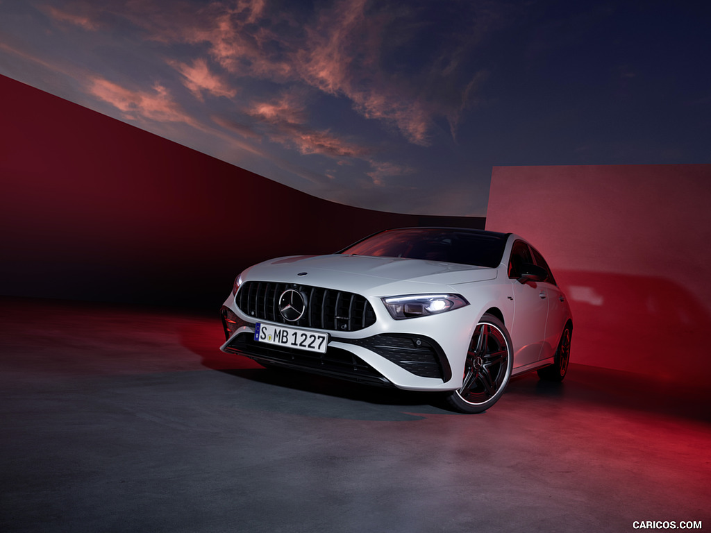 2023 Mercedes-AMG A 35 4MATIC - Front