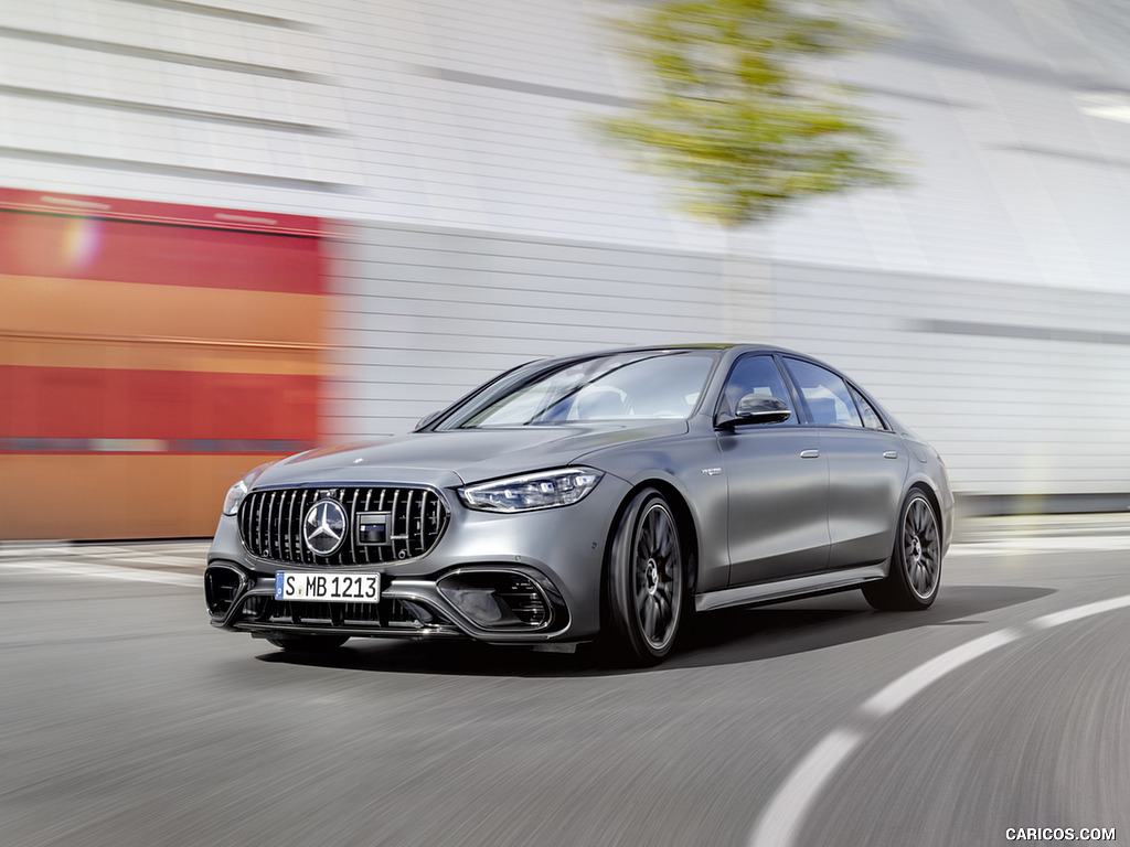 2023 Mercedes-AMG S 63 E PERFORMANCE (Color: MANUFAKTUR Selenite Grey Magno) - Front Three-Quarter