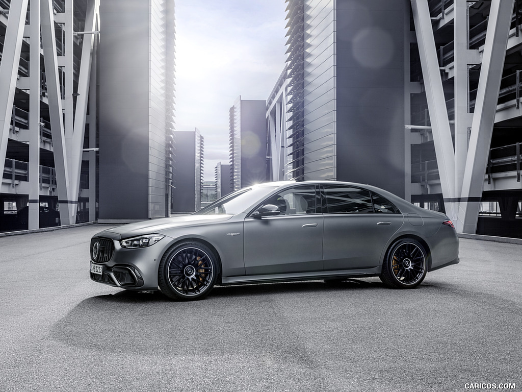 2023 Mercedes-AMG S 63 E PERFORMANCE (Color: MANUFAKTUR Selenite Grey Magno) - Front Three-Quarter