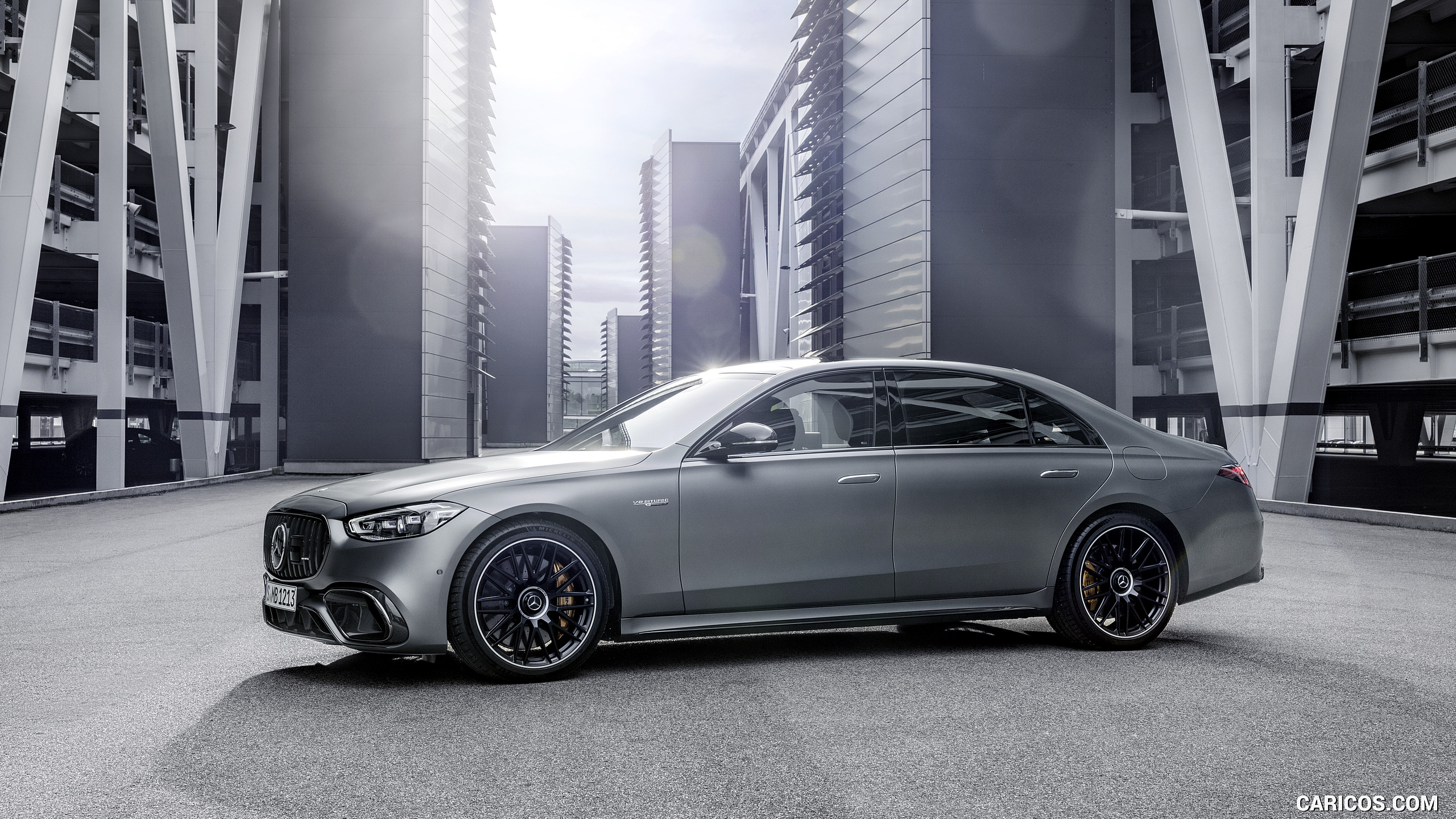 2023 MercedesAMG S 63 E PERFORMANCE (Color MANUFAKTUR Selenite Grey